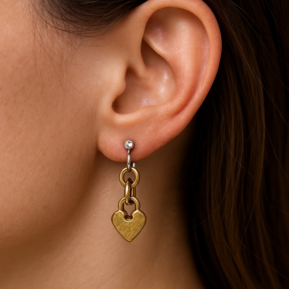 Heart dangle earrings goldtone metal 1” long